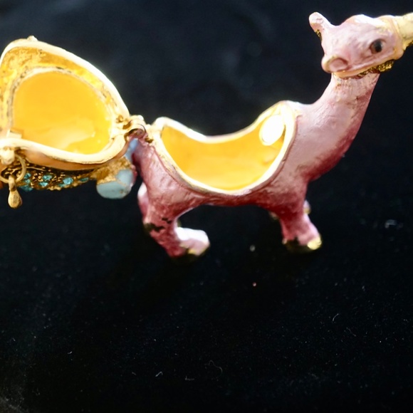 Cute Pink Camel Ring Protector - Picture 6 of 8